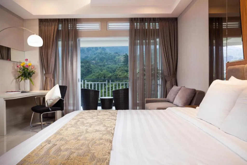 Suite Junior Queen dengan Balkon