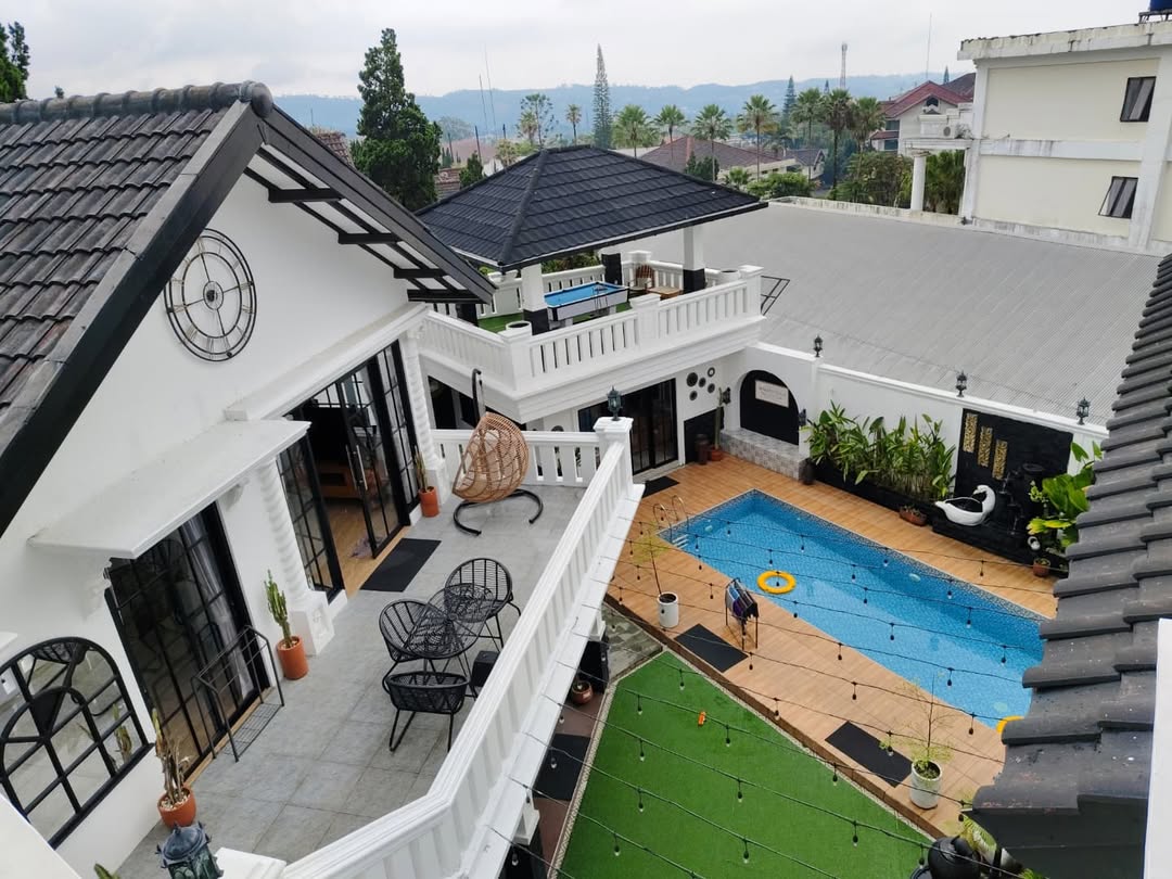 Villa Malini 10 Kota Bunga Puncak - 6 bedrooms