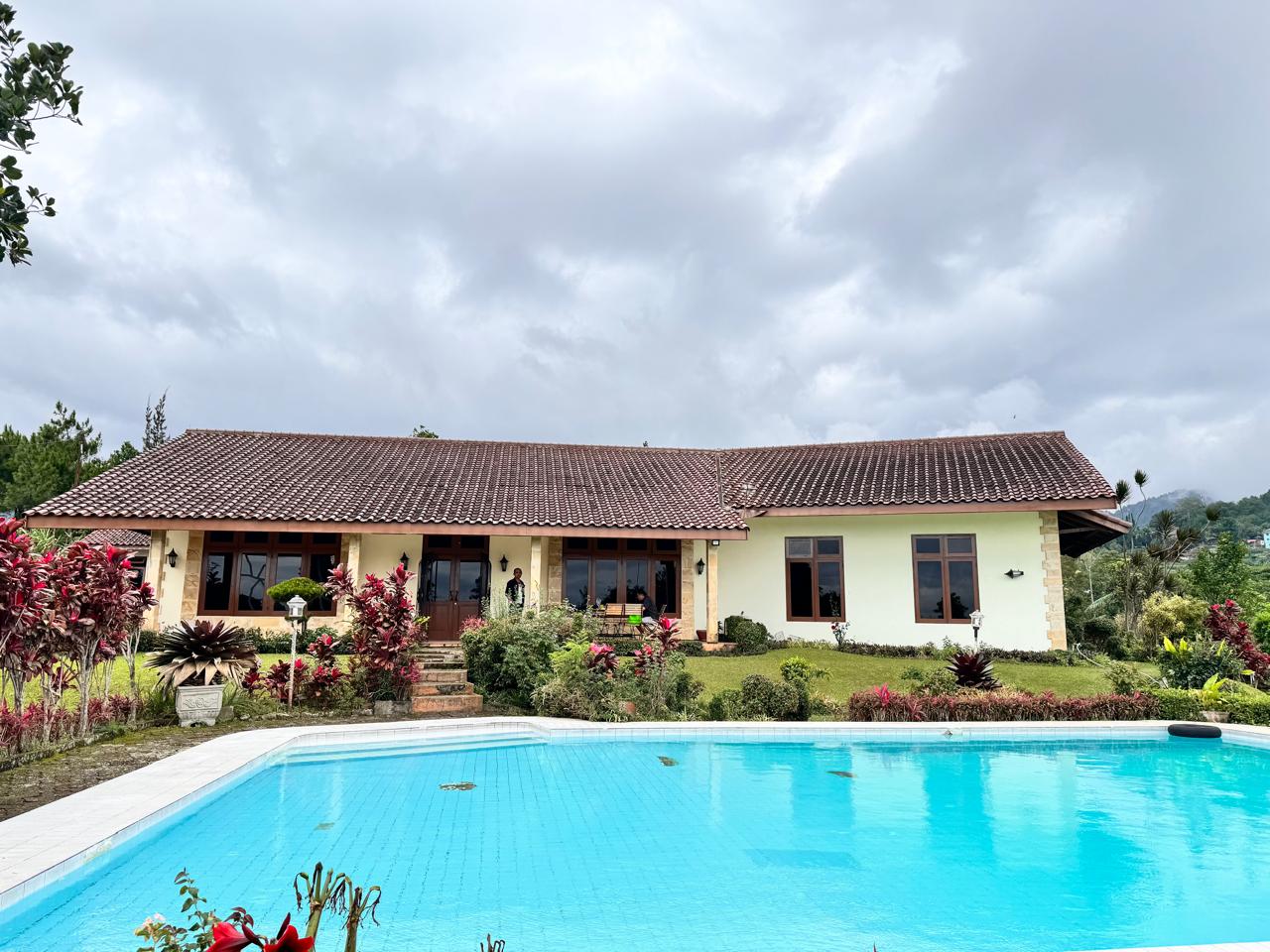 Villa Ciloto Puncak - Private Pool With Mountain View