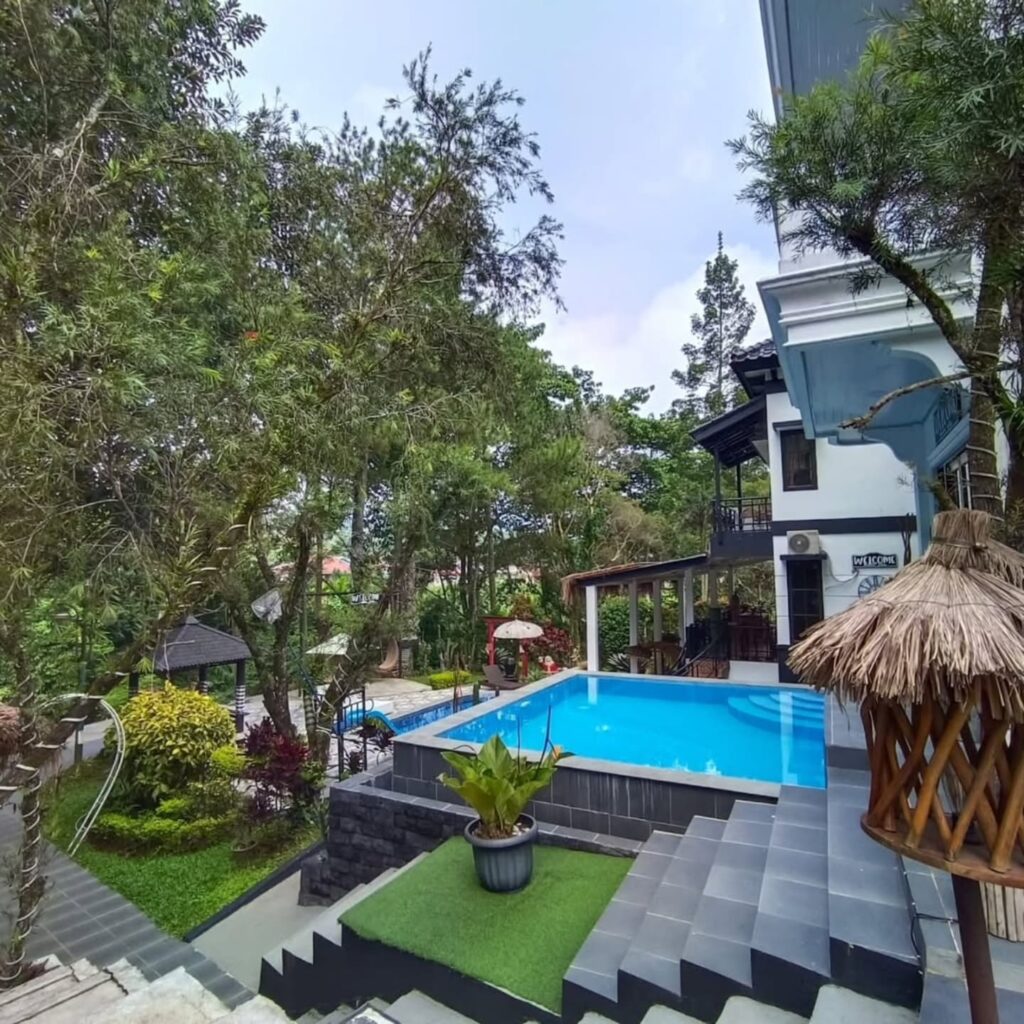 Private villa Malini 6 kamar di Puncak dengan kolam renang pribadi