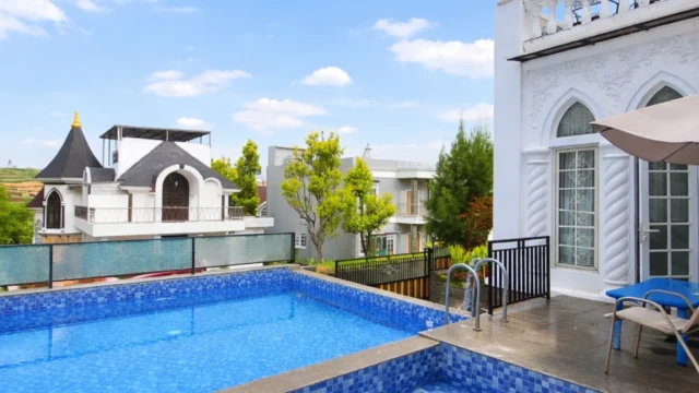 Private villa 5 kamar di Puncak dekat Hotel Le Eminence Ciloto